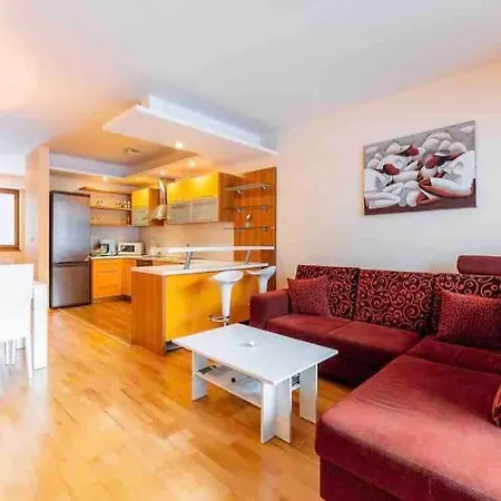 Slnecny A Priestranny Vo Vybornej Lokalite