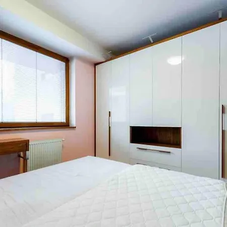 Apartament Slnecny A Priestranny Vo Vybornej Lokalite Koszyce